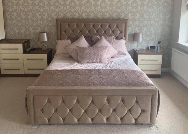 Divan Bed with 4 Drawers and Headboard
